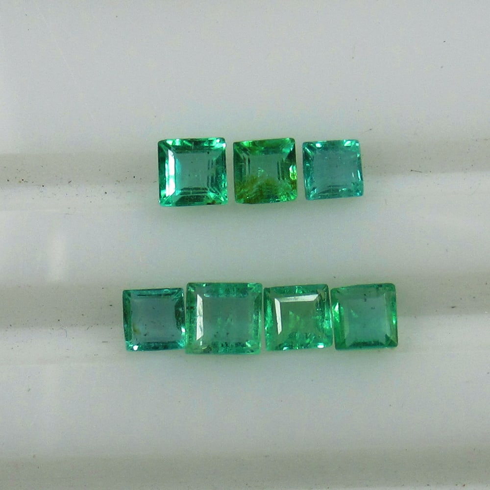 1.04 Ct Natural Grassy Green Emerald Square Cut Set: Weight - 1.04 Ct / Size - 3.00 - 3.50 mm / 7 Pc's / Shape - Square Cut / Color - Green / Clarity - SI / Origin - Zambia / Treatment - Colorless Oil