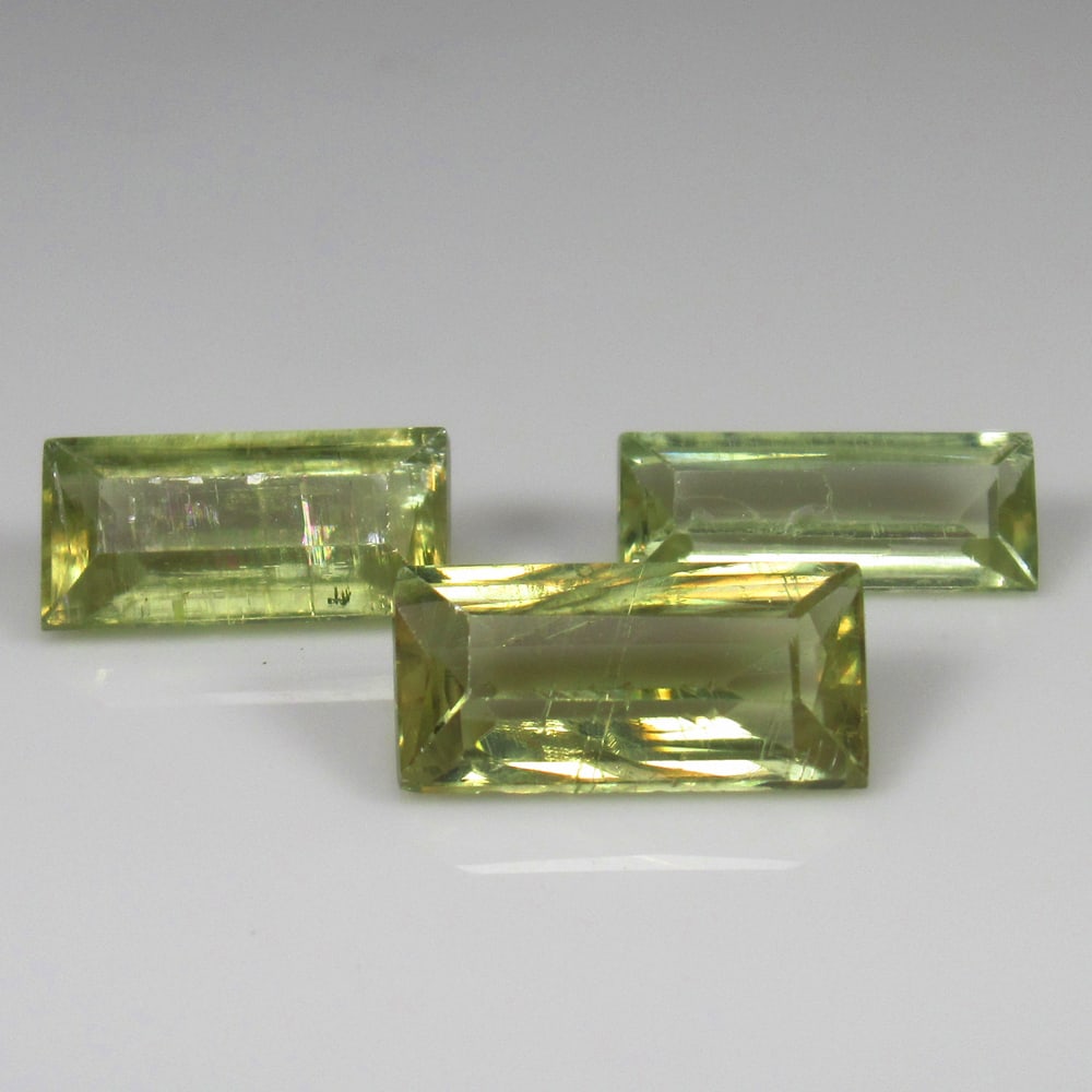 1.28 Ct Natural Blood Red Ruby Heart Cut (1 of 3)