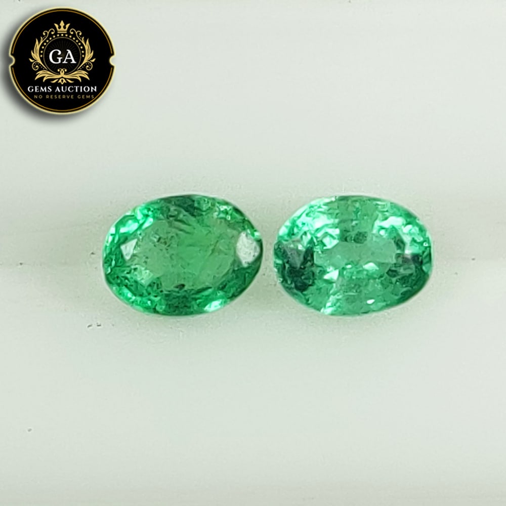 0.38 Ct Natural Leafy Green Emerald Oval Cut Pair (1 of 3)