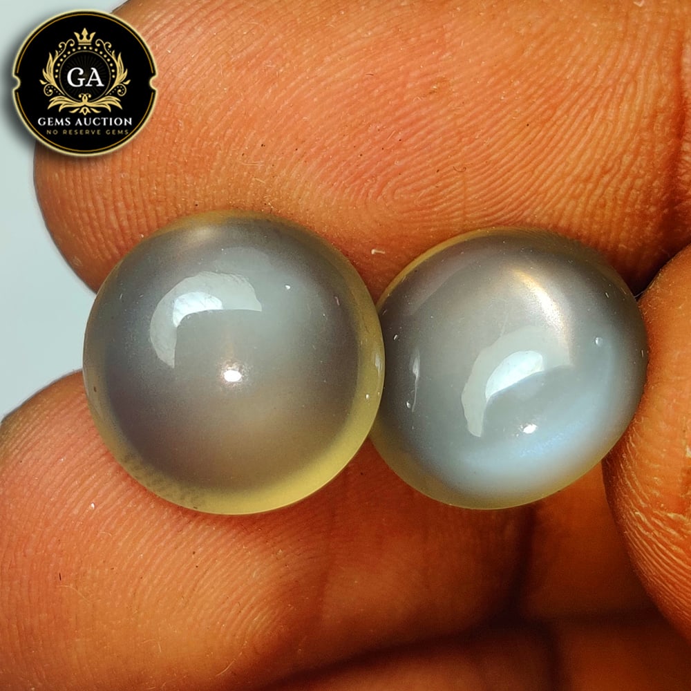 11.54 Ct Natural Moonstone Round Cab Pair (1 of 3)