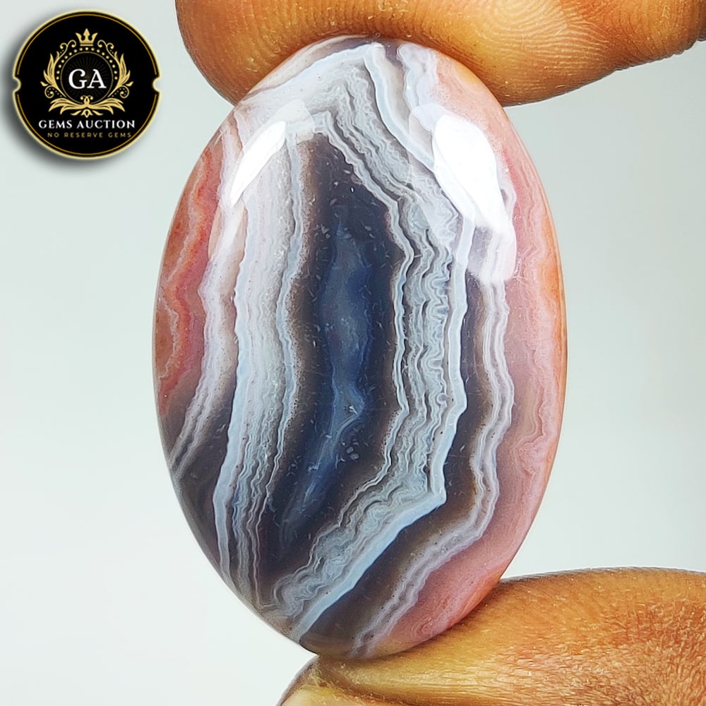 31.47 Ct Natural Banded Agate Oval Cab: weight - 31.47 Ct / Size - 32.00 x 20.20 x 6.30 mm / Shape - Excellent Oval Cab / Origin - Brazil / Treatment - None+C39