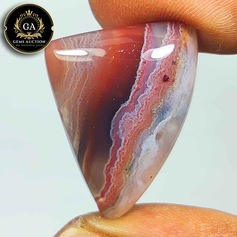 17.50 Ct Natural Banded Agate Trillion Cab: weight - 17.50 Ct / Size -25.00 x 18.20 x 6.40 mm / Shape - Excellent Trillion Cab / Origin - Brazil / Treatment - None+C39