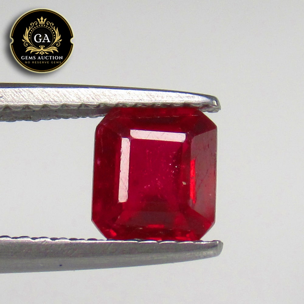 1.34 Ct Natural "Pigeon Blood" Red Ruby Octagon Cut (1 of 2)