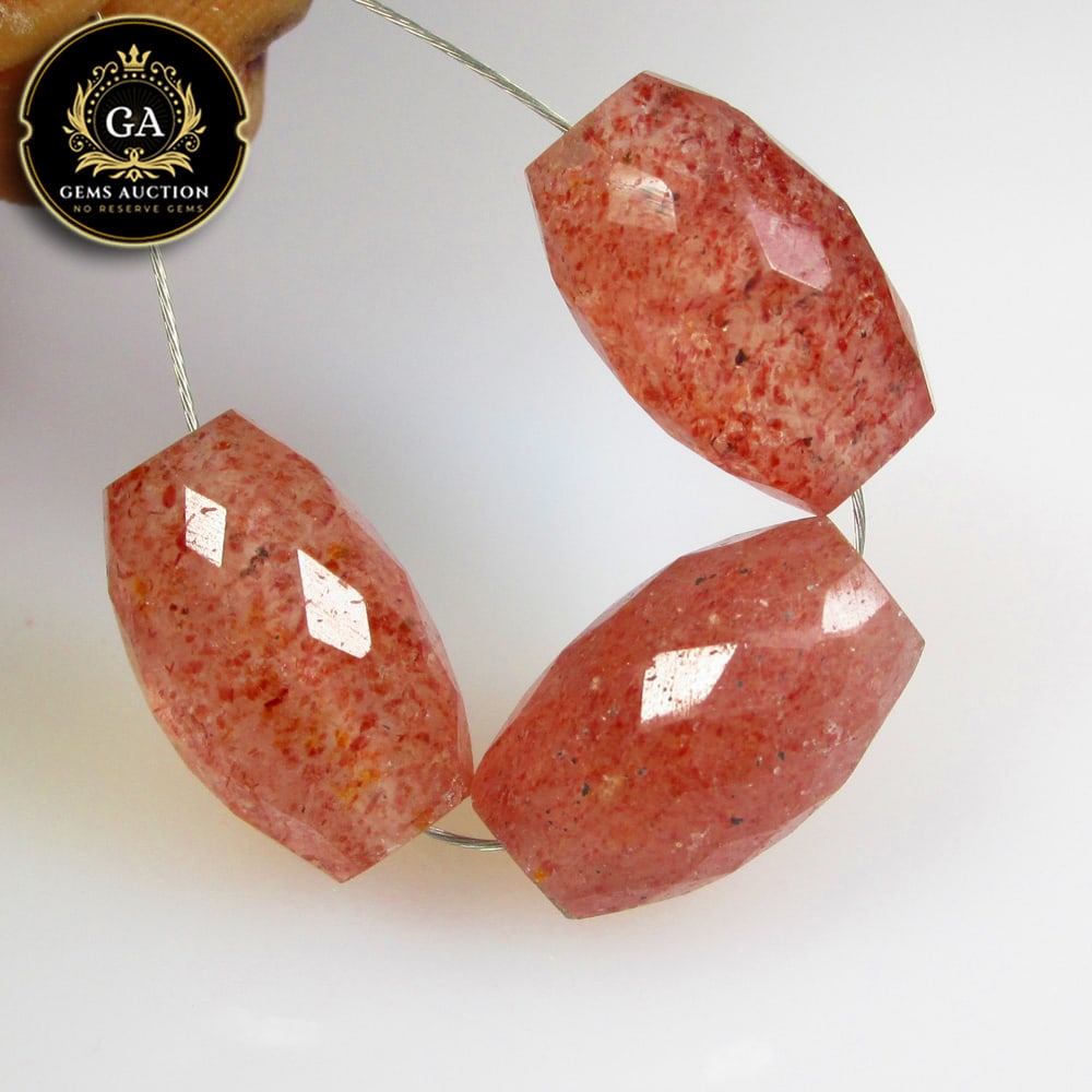 18.89 Ct Natural Strawberry Quartz Drilled Dumble Beads (1 of 3)