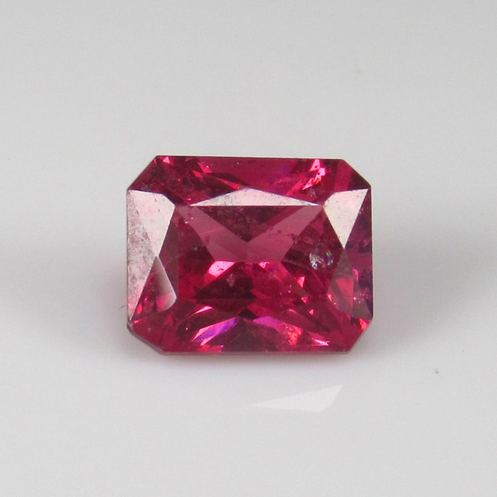 1.61 Ct Natural Color Change Malaya Garnet Octagon Cut: Weight - 1.61 Ct / Size - 7.00 x 5.60 x 4.30 mm / Shape - Octagon Cut / Clarity - VVS / Origin - Kenya / Treatment - None