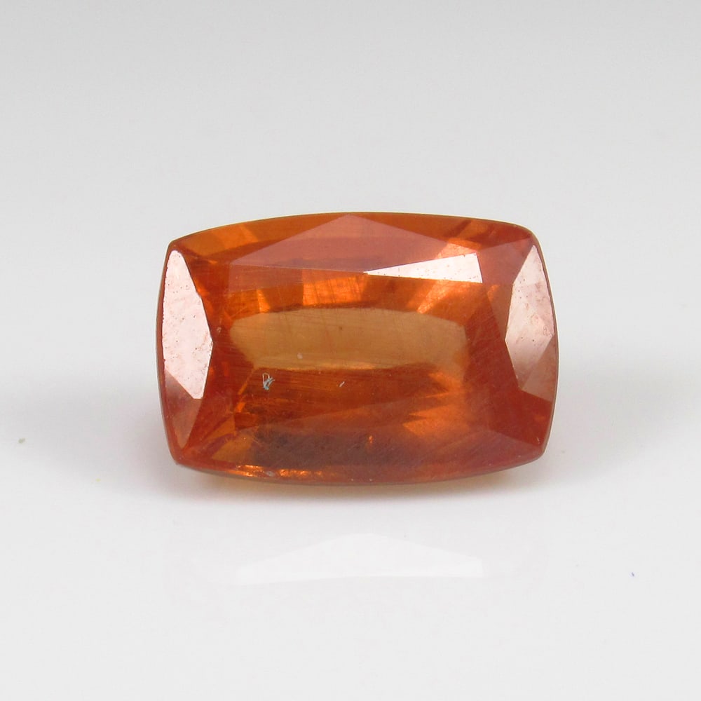 4.27 Ct Natural Color Change Malaya Garnet Cushion Cut: Weight - 4.27 Ct / Size - 10.30 x 7.00 x 5.50 mm / Shape - Cushion Cut / Clarity - VVS / Origin - Kenya / Treatment - None