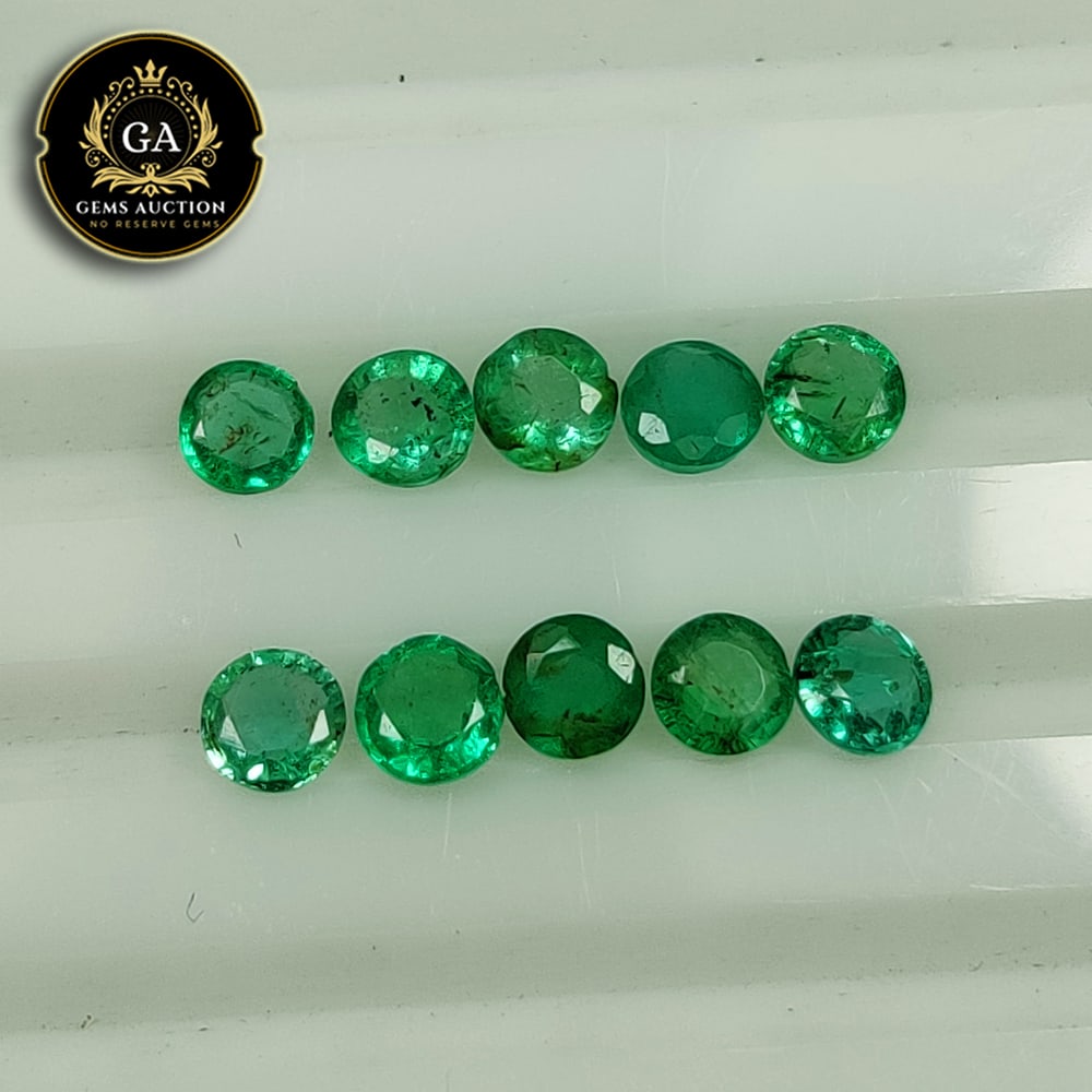 2.30 Ct Natural Zambian Green Emerald Round Cut Set: Weight - 2.30 Ct / Size - 3.80 - 4.10 mm / 10 Pc's / Shape - Round Cut / Color - Green / Clarity - SI / Origin - Zambia / Treatment - Colorless Oil