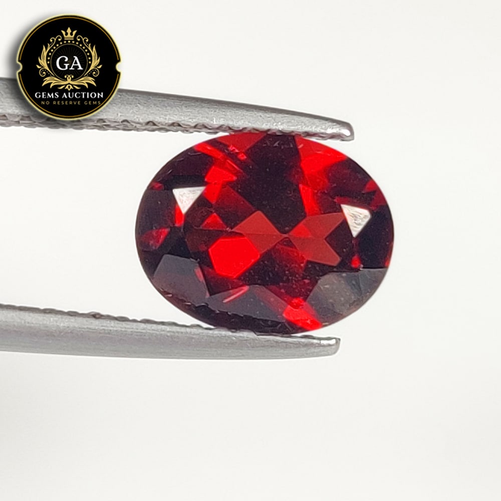 2.14 Ct Natural Rhodolite Garnet Almandine Red Oval Cut: Weight - 2.14 Ct / Size - 9.10 x 7.10 x 4.40 mm / Shape - Oval Cut / Clarity - VVS / Origin - Nigeria / Treatment - None