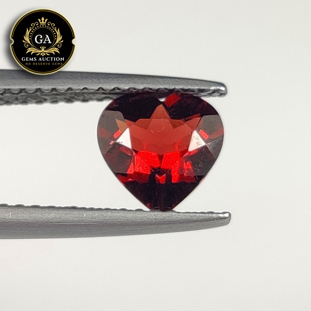 1.24 Ct Natural Rhodolite Garnet Almandine Red Rare Heart Cut: Weight - 1.24 Ct / Size - 7.00 x 7.00 x 3.50 mm / Shape - Heart Cut / Clarity - VVS / Origin - Nigeria / Treatment - None