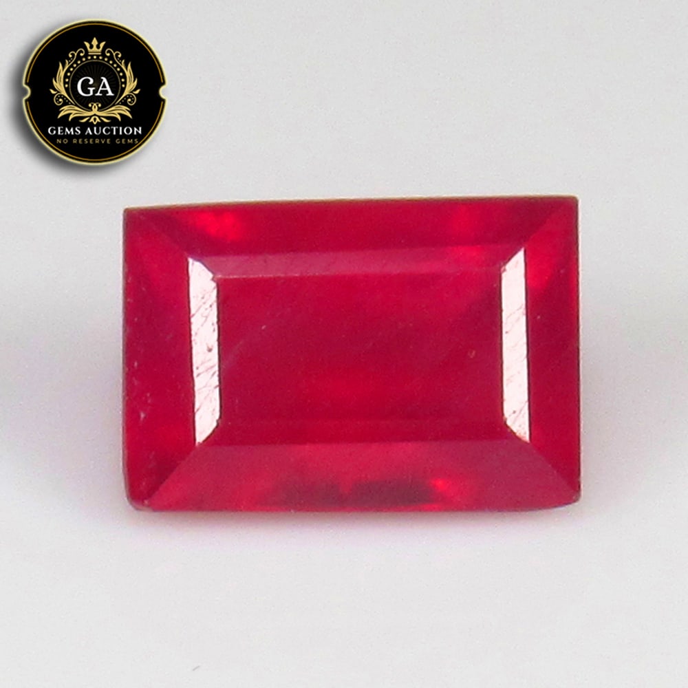 1.51 Ct Natural Pinkish Red Ruby Rectangle Cut (1 of 2)