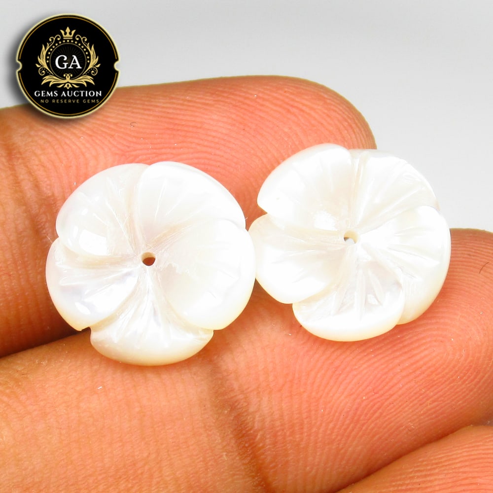 9.80 Ct Natural Shell Carving Flower Shaped Pair (1 of 2)