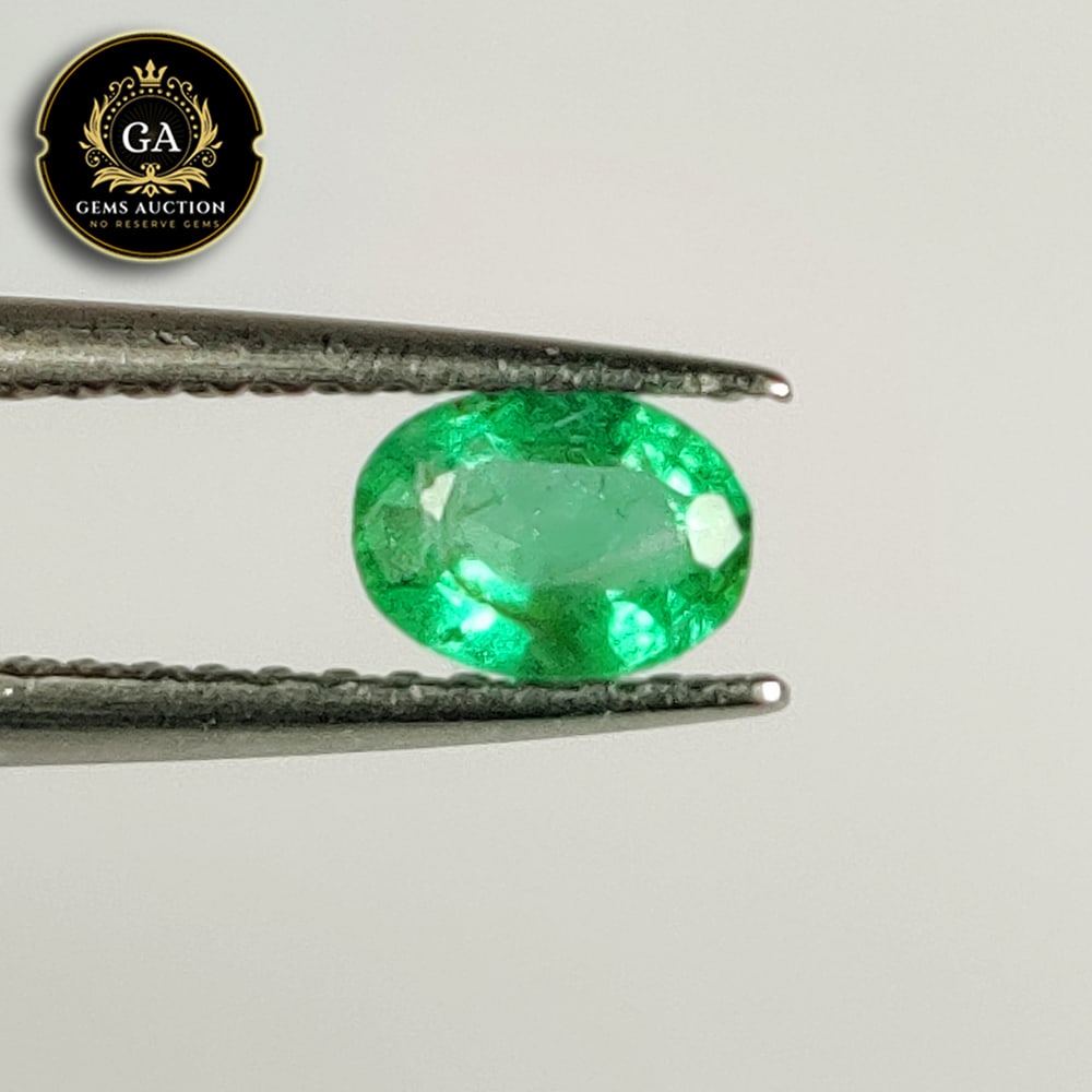 0.29 Ct Natural Zambian Emerald Oval Cut (1 of 3)