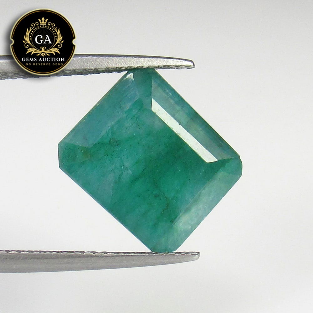 8.07 Ct Natural Green Emerald Octagon Cut (1 of 2)