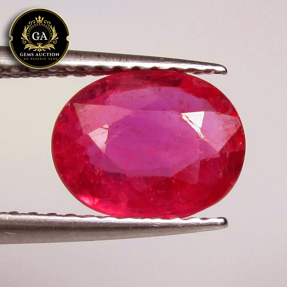 2.11 Ct Natural Pinkish Red Ruby Oval Cut (1 of 2)
