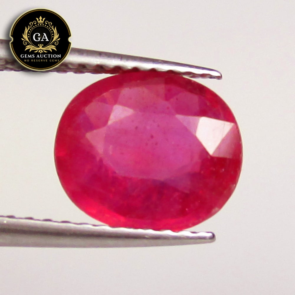2.62 Ct Natural Pinkish Red Red Ruby Oval Cut (1 of 2)