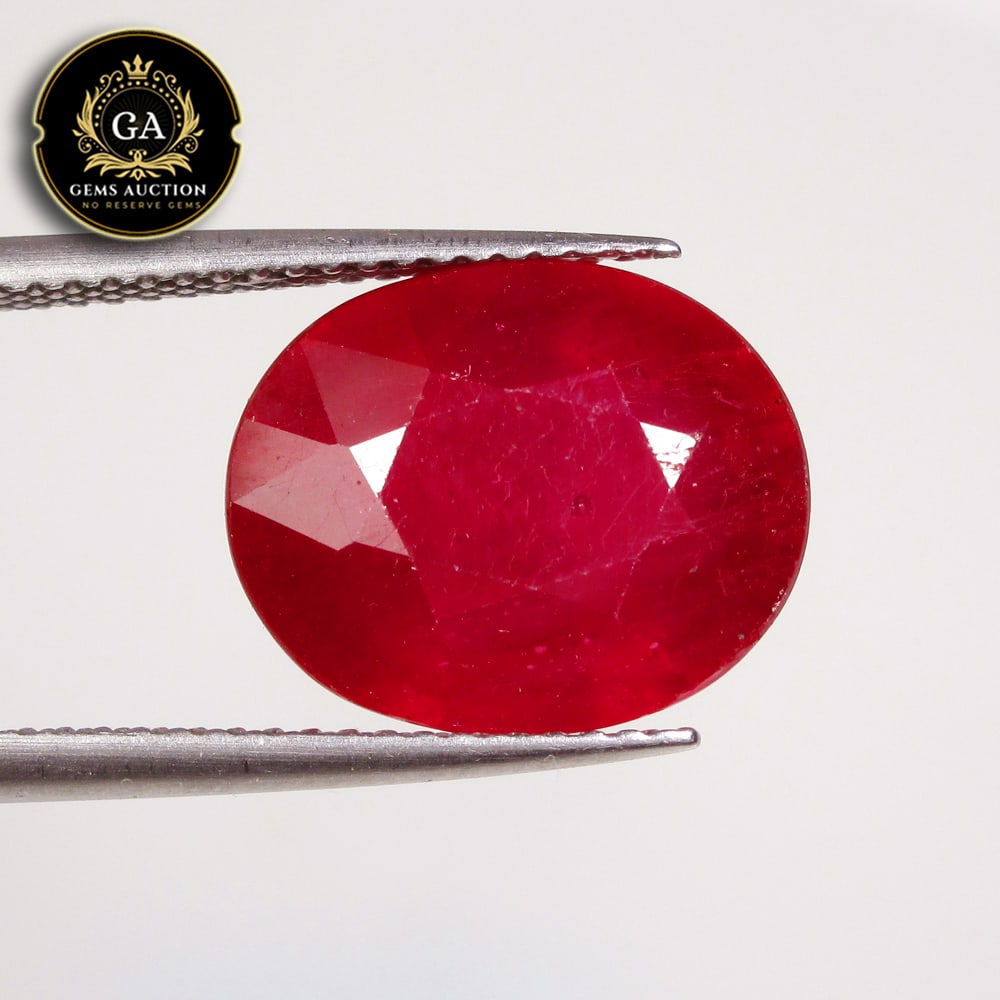 9.39 Ct Natural Pinkish Red Red Ruby Oval Cut (1 of 2)