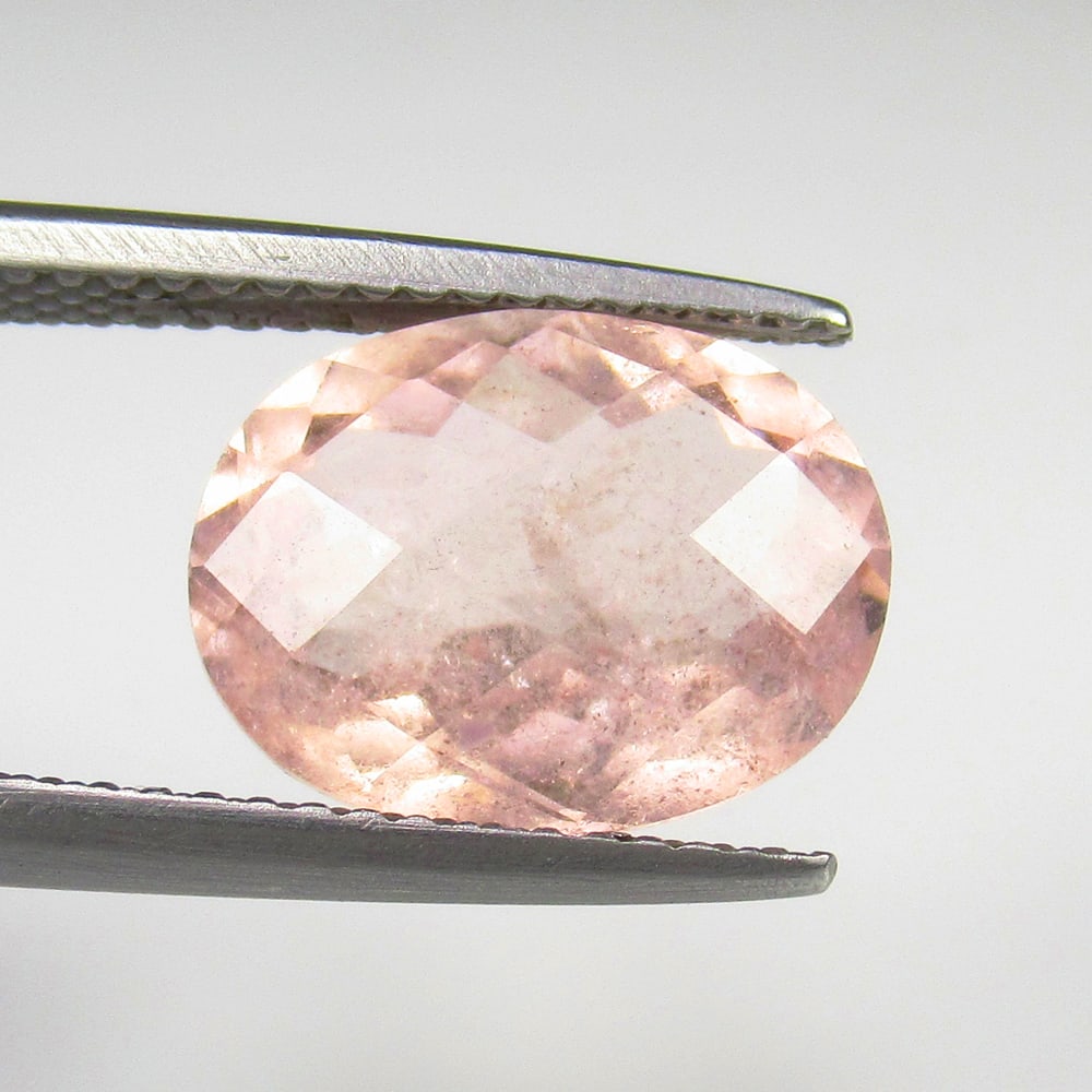 3.80 Ct Natural Peach Pink Morganite Oval Cut (1 of 2)