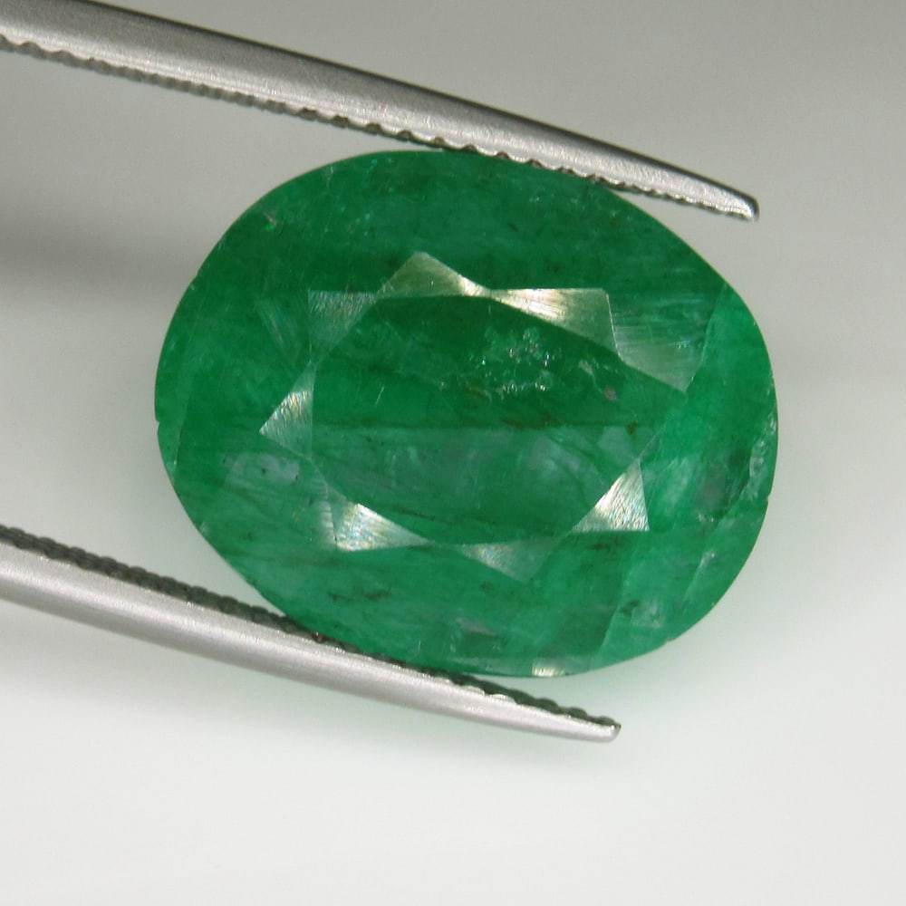 10.70 Ct Natural Green Emerald Oval Cut (1 of 2)