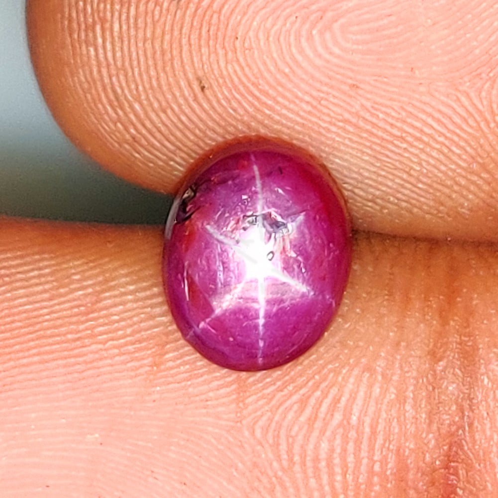 CERTIFIED 4.57 Ct Natural Star Ruby Oval Cabochon (1 of 3)