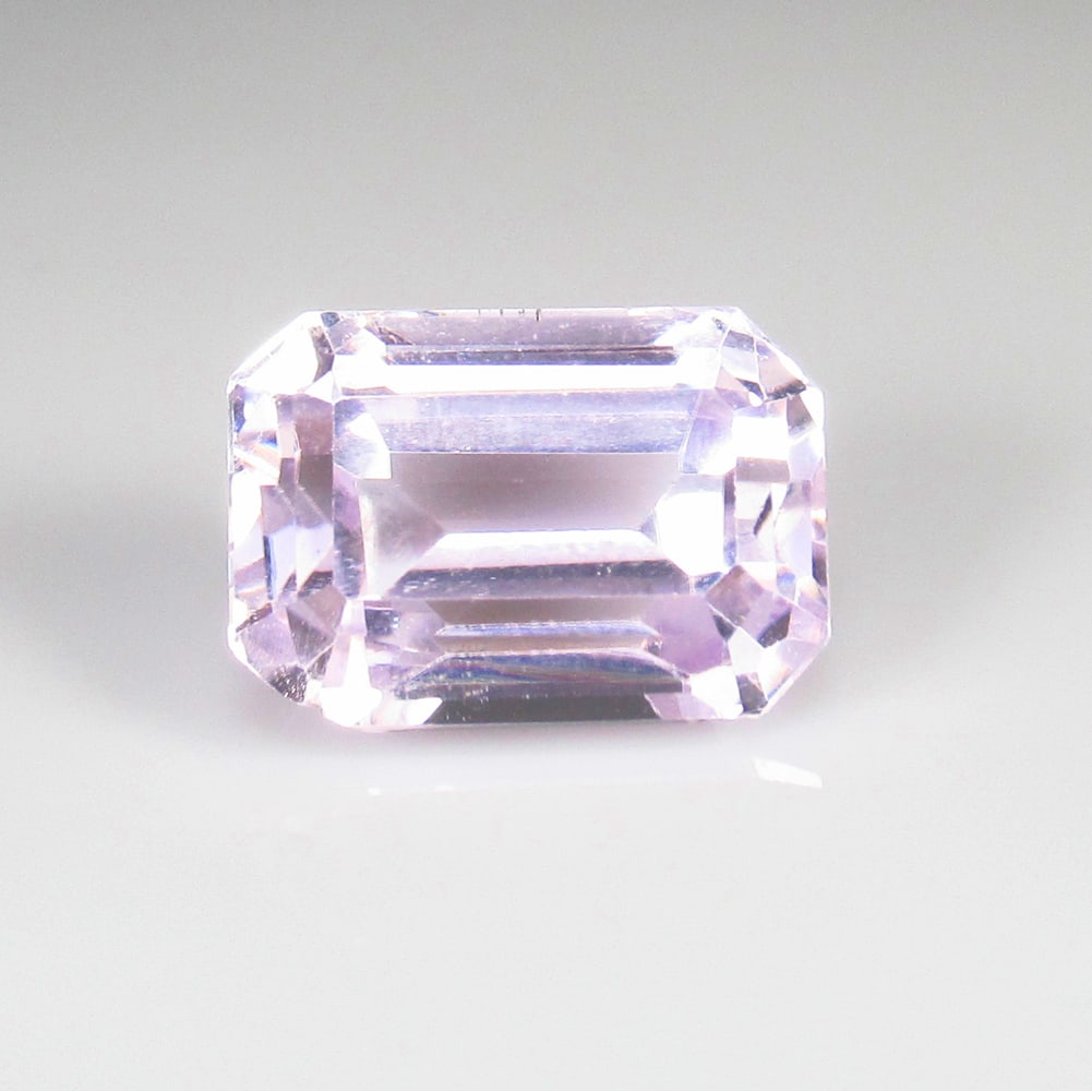 9.06 Ct Natural Kunzite Octagon Cut: Weight : 9.06 Ct / Dimensions : 13.00 x 9.30 x 8.40 mm / Shape : Octagon Cut / Color : Pink / Transparency : Transparent / Treatment : Heated