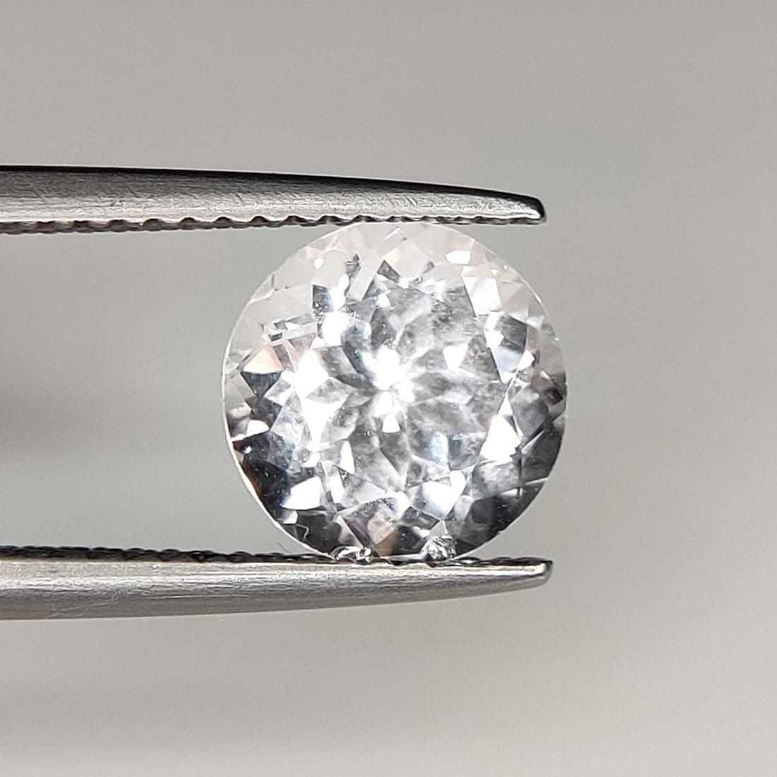 2.33 Ct Natural Morganite Round Cut (1 of 2)