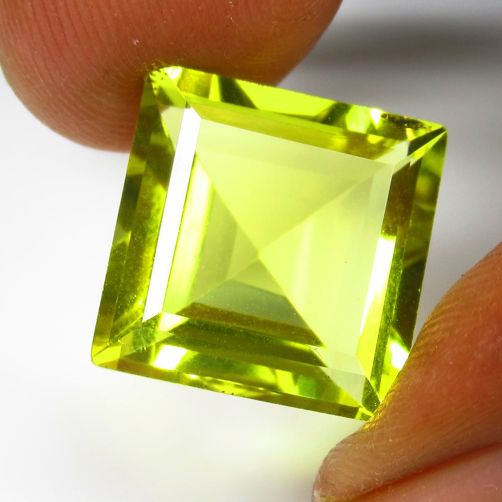 11.28 Ct Natural Lemon Quartz Square Cut (1 of 3)