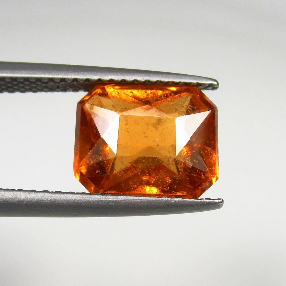 4.57 Ct Natural Orange Hessonite Garnet Octagon Cut: Weight - 4.57 Ct / Size - 10.30 x 8.50 x 5.60 mm / Shape - Octagon Cut / Clarity - VVS / Origin - Nigeria / Treatment - None
