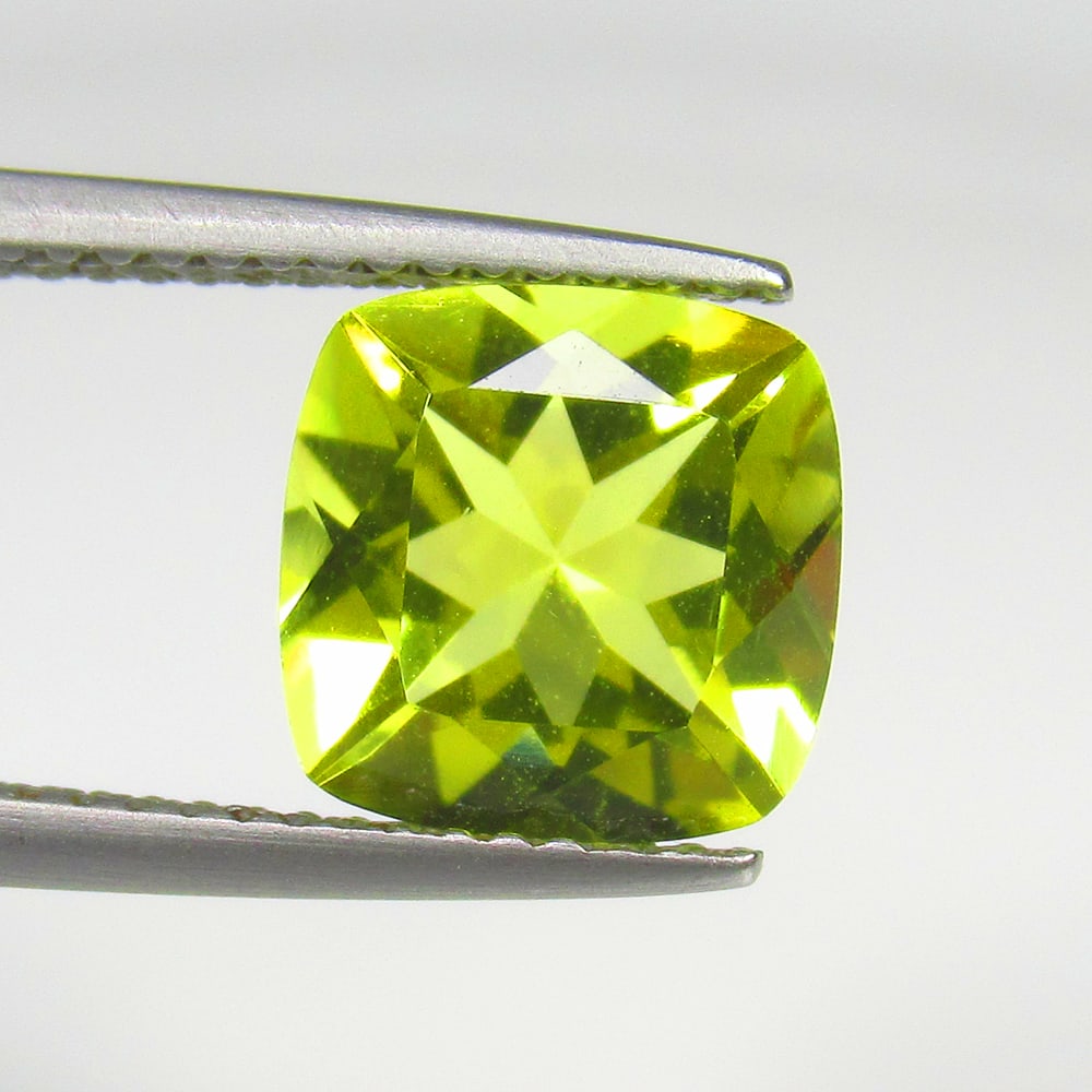 2.97 Ct Natural Lemon Quartz Cushion Cut: Weight - 2.97 Ct / Size - 9.00 x 9.00 x 6.00 mm / Shape - Cushion Cut / Clarity - Semi Transaprent / Origin - Brazil / Treatment - None