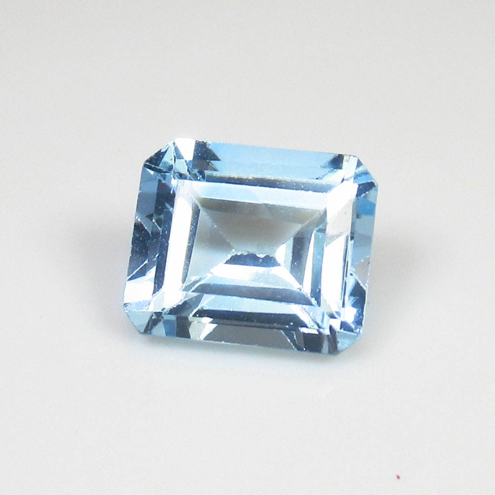 5.61 Ct Natural Blue Topaz Octagon Cut: Weight - 5.61 Ct / Size - 10.80 x 9.10 x 6.20 mm / Shape - Octagon Cut / Color - Blue / Clarity - VVS / Origin - Brazil / Treatment - Irradiated