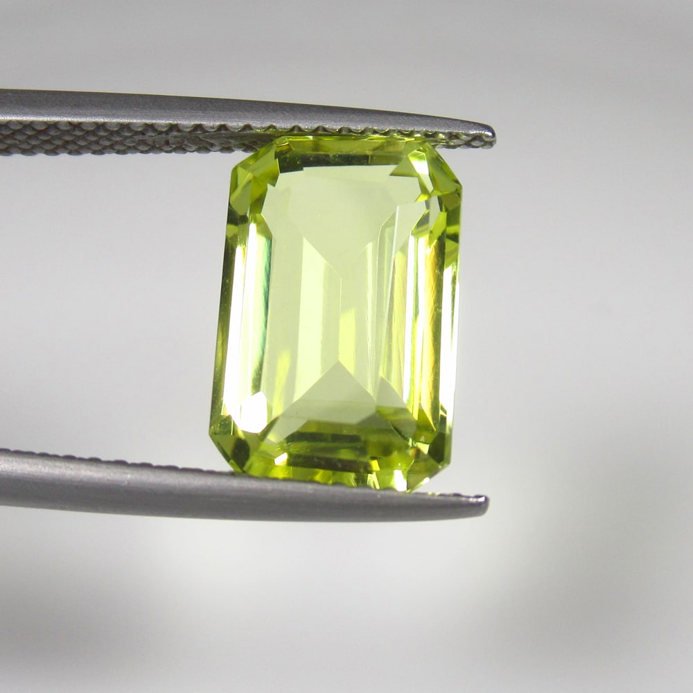 5.12 Ct Natural Lemon Quartz Octagon Cut: Weight - 5.12 Ct / Size - 12.70 x 8.30 x 6.40 mm / Shape - Octagon Cut / Clarity - VVS / Origin - Brazil / Treatment - None