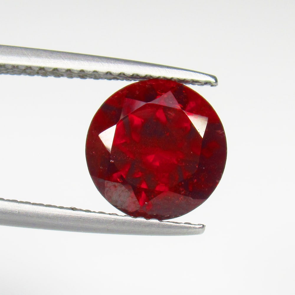 3.83 Ct Natural Almandite Garnet Round Cut: Weight - 3.83 Ct / Size - 9.10 x 9.10 x 6.10 mm / Shape - Round Cut / Clarity - VVS / Origin - Nigeria / Treatment - None