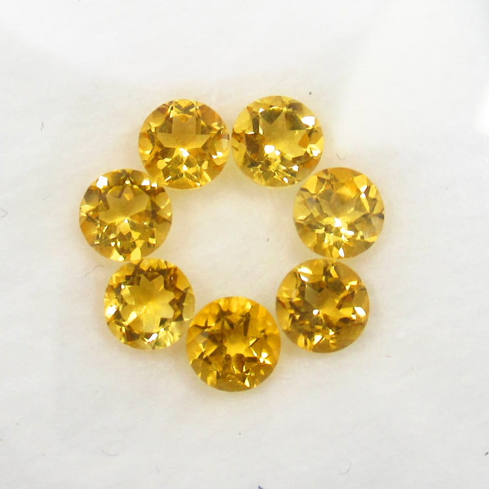 3.27 Ct Natural Yellow Citrine Round Cut Set: Weight - 3.27 Ct / Size - 5.10 x 5.10 x 3.20 mm / 7 pc's / Shape - Round Cut / Color - Yellow / Clarity - VVS / Origin - Brazil / Treatment - Heated