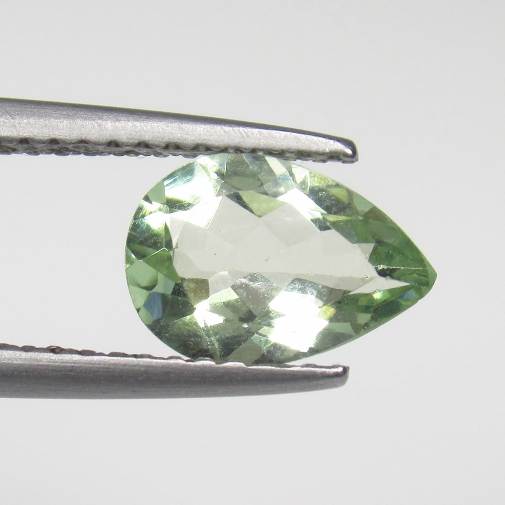 1.09 Ct Natural Green Beryl Pear Cut (1 of 2)