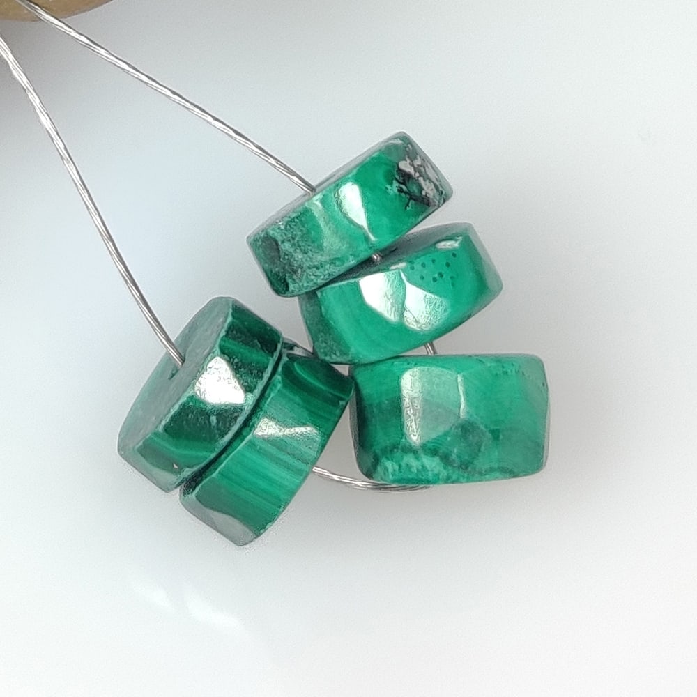 9.33 Ct Natural Green Malachite Round Beads: Weight - 9.33 Ct / Size - 6.70 - 7.10 mm / 5 Pc's / Shape - Round Beads / Color - Green / Clarity - Opaque / Origin - Russia / Treatment - None