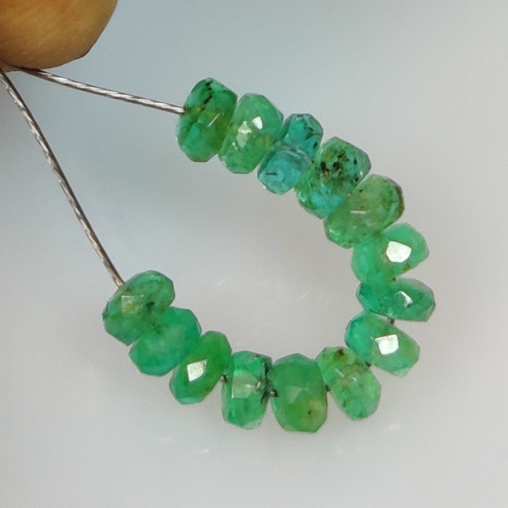 2.40 Ct Natural Zambian Emerald Round Cut Beads (1 of 2)