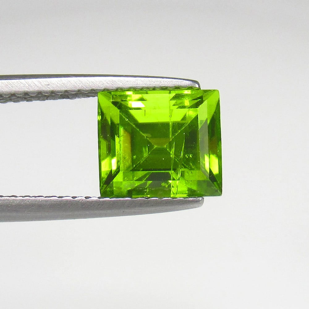 3.05 Ct GIT Certified Natural Green Peridot Rectangular Step Cut (1 of 2)