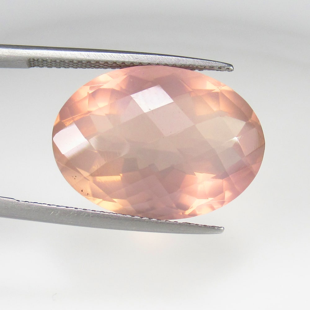19.17 Ct Natural Rose Quartz Oval Cut: Weight - 19.17 Ct / Size - 22.00 x 15.50 x 10.50 mm / Shape - Oval Cut / Clarity - Semi Transaprent / Origin - Brazil / Treatment - None