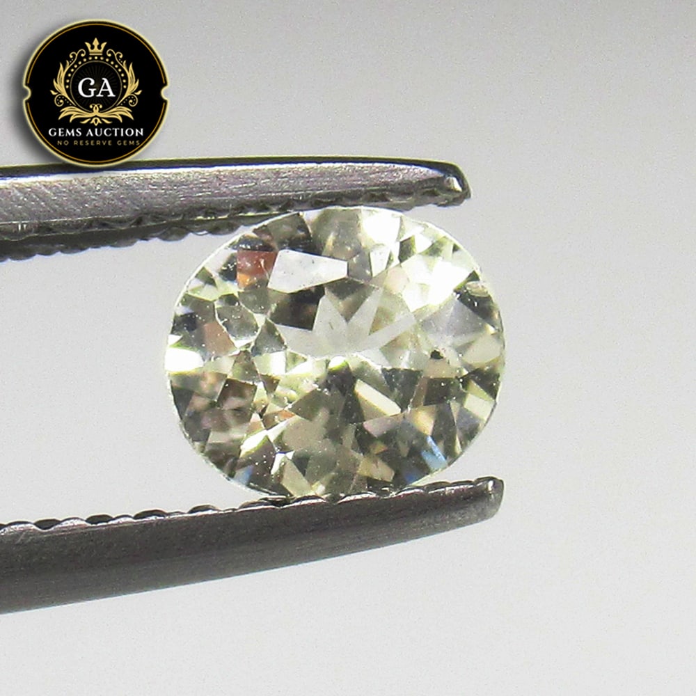 0.64 Ct IGI CERTiFIED Natural White Sapphire Oval Cut: Weight - 0.64 Ct / Size - 5.72 x 4.94 x 2.98 mm / Shape - Oval Cut / Color - White / Clarity - Transparent / Origin - Srilanka / Treatment - None / Certificate No : 345826247 / Link - https://www.igi.