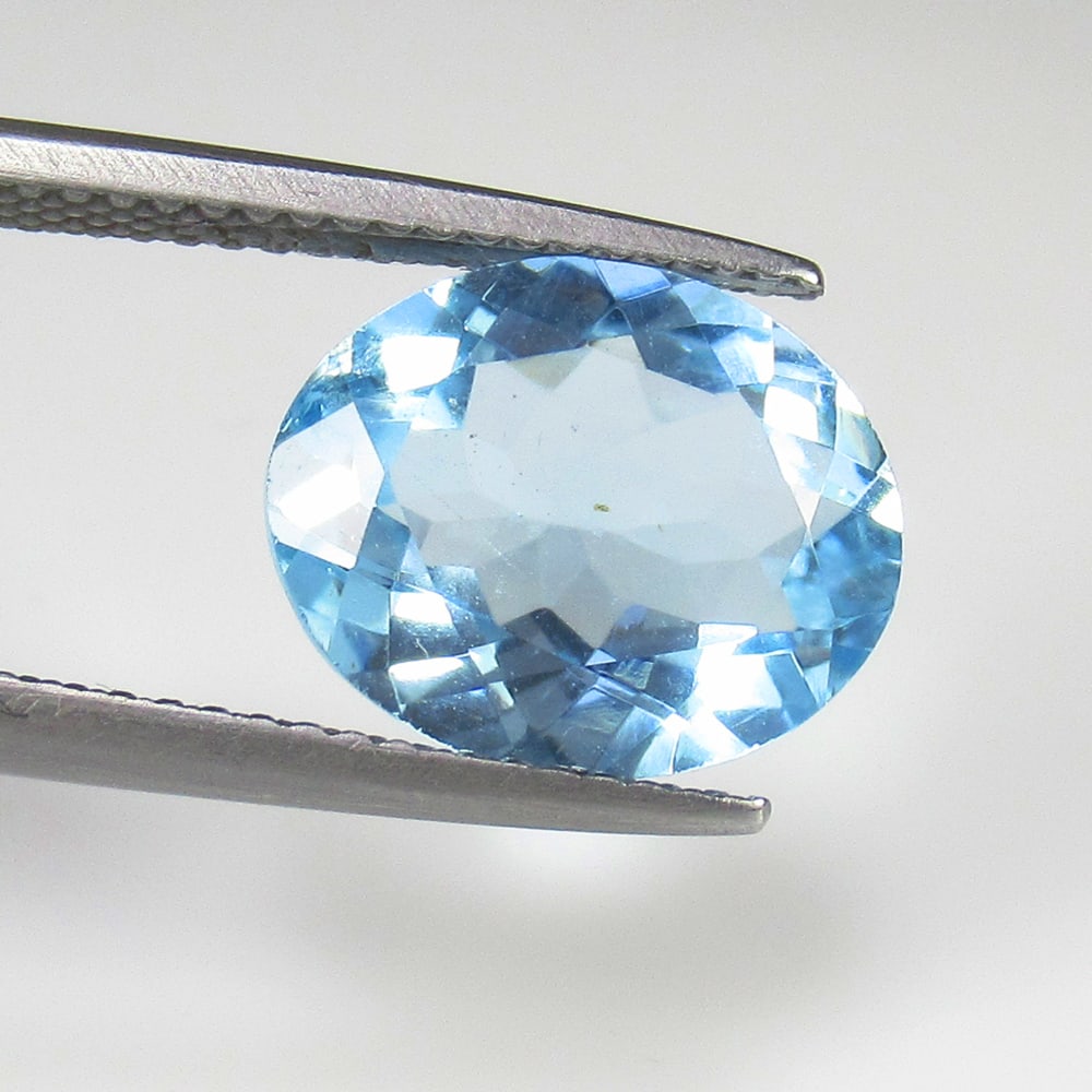 4.97 Ct Natural Blue Topaz Oval Cut (1 of 2)