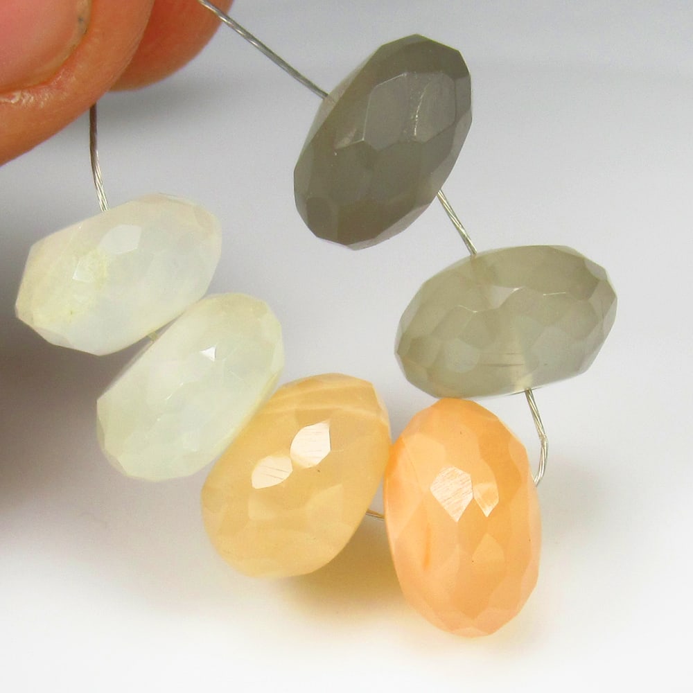 25.58 Ct Natural Moonstone Round Beads: Weight - 25.58 Ct / Size - 9.50 - 10.50 mm / 6 Pc's / Shape - Round Beads / Clarity - Semi-Transparent / Origin - India / Treatment - None