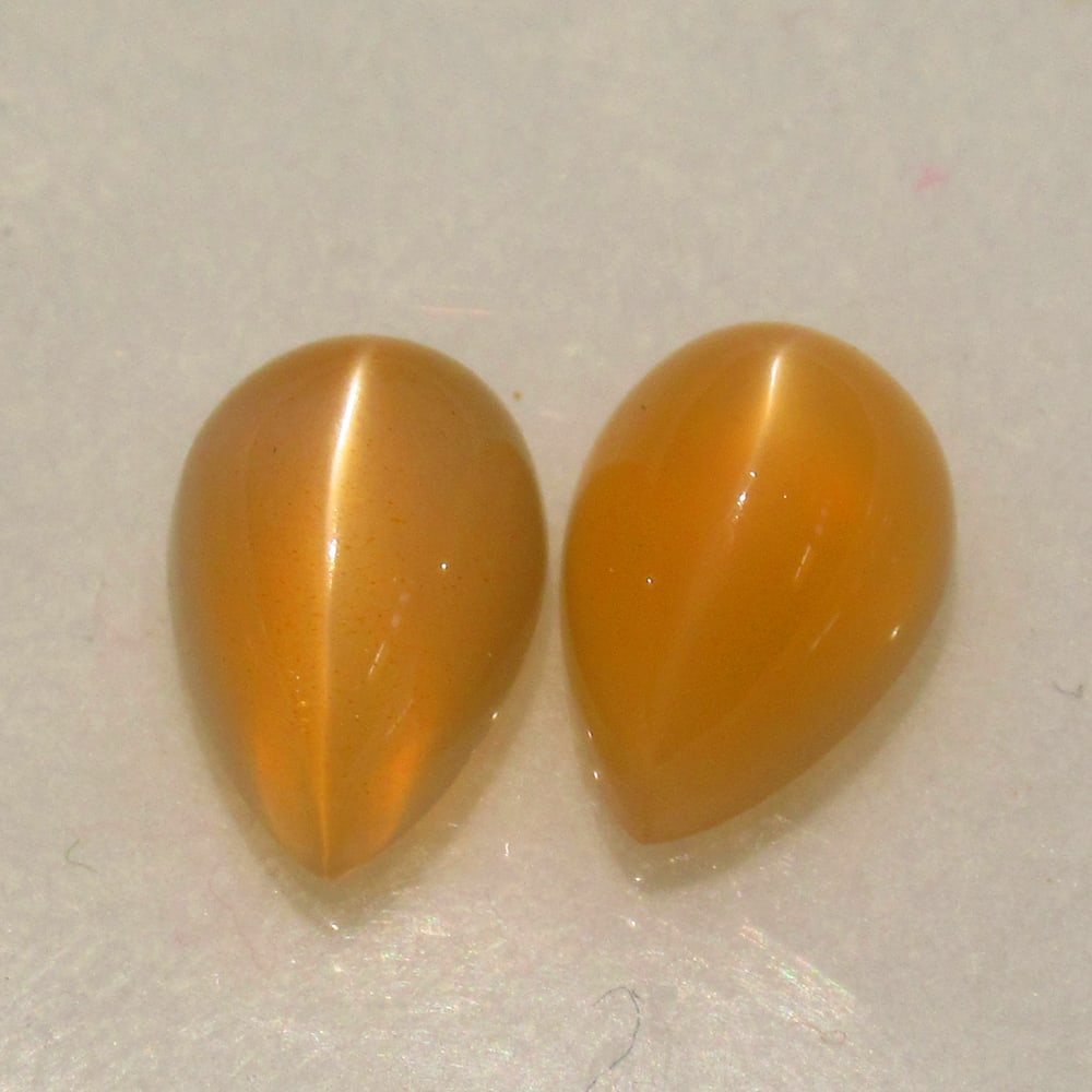 5.00 Ct Natural Orange Moonstone Pear CaB Pair (1 of 2)