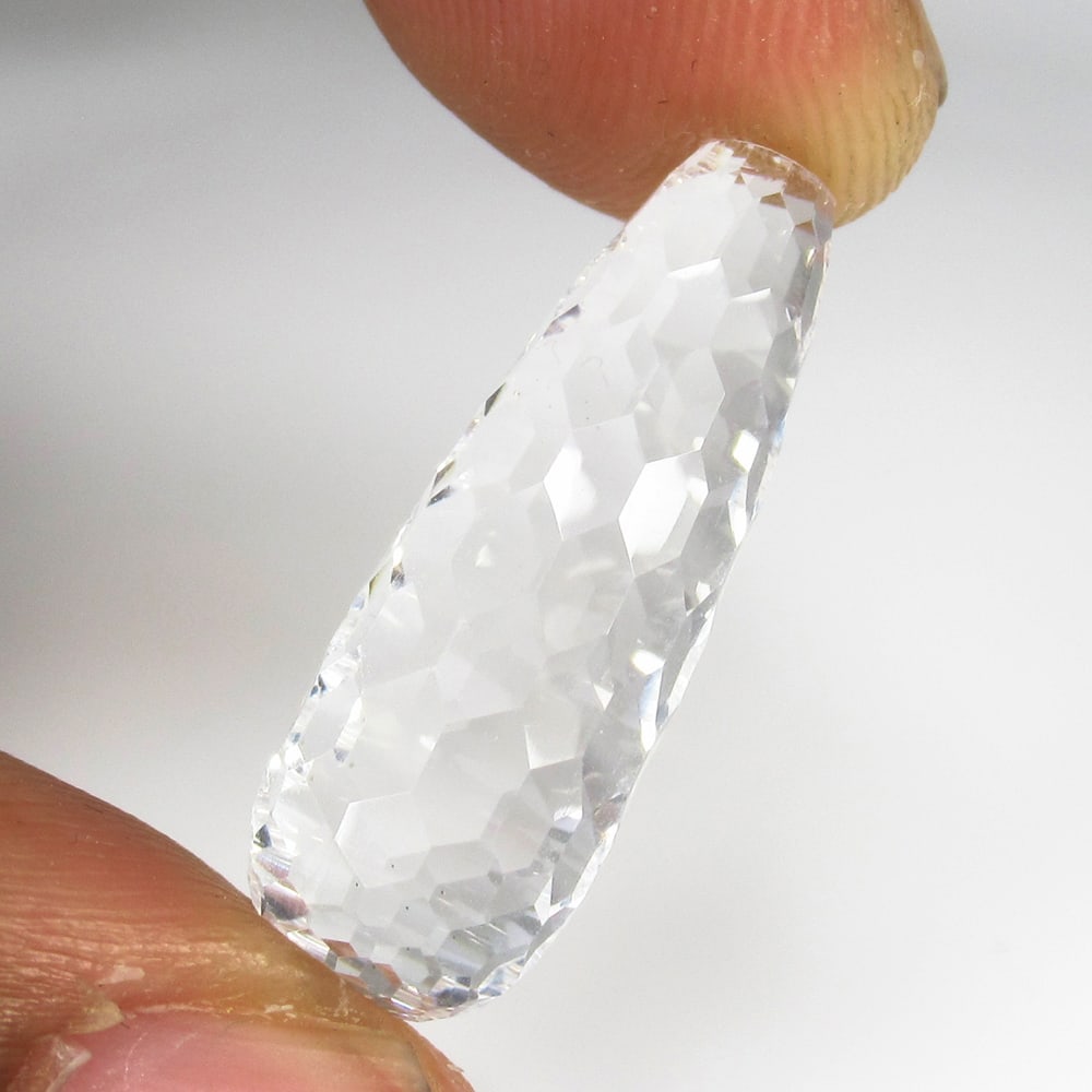 12.61 Ct Natural Colorless Quartz Pear Drop beads: Weight - 12.61 Ct / Size - 25.00 x 8.70 x 8.70 mm / Shape - Pear Drop Beads / Clarity - VVS / Origin - Brazil / Treatment - None