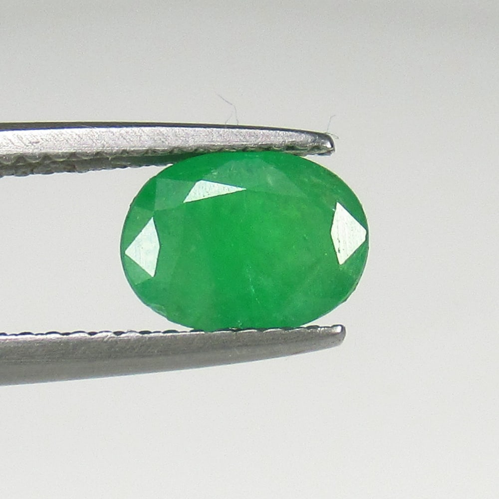 1.34 Ct Natural Zambian Green Emerald Oval Cut (1 of 2)