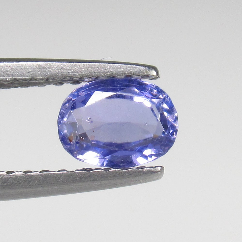 0.84 Ct Natural Violet Sapphire Oval Cut (1 of 2)