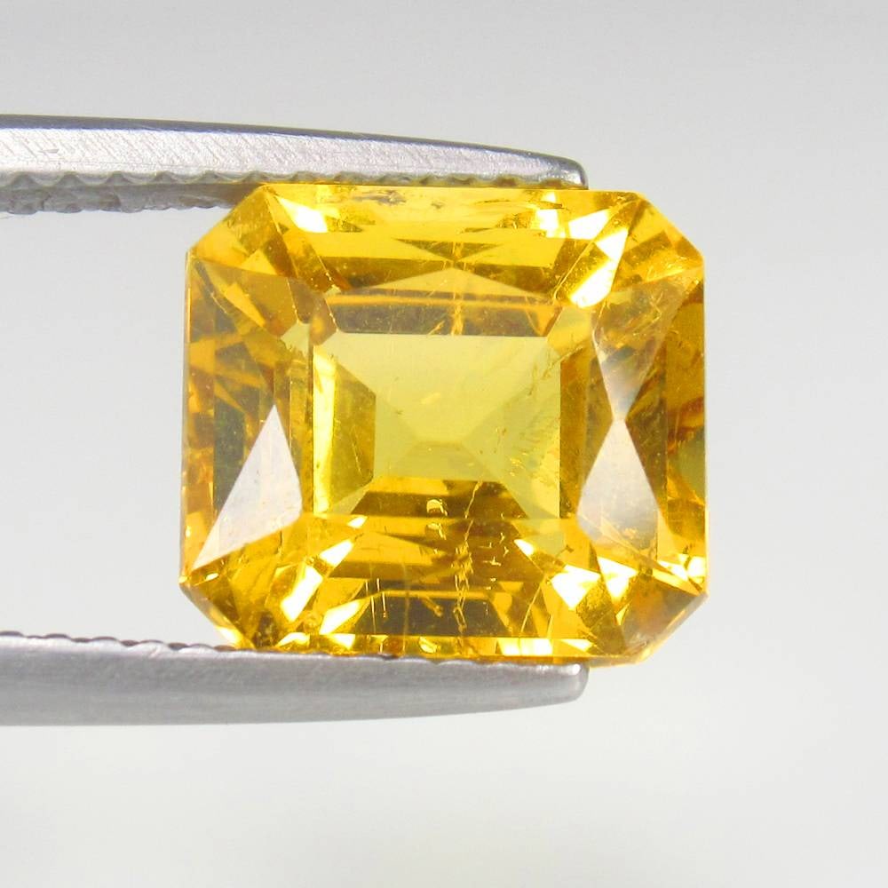 4.03 Ct Natural Yellow Beryl Radiant Cut: Weight - 4.03 Ct / Dimensions - 9.70 x 8.80 x 6.50 mm / Shape - Radiant Cut / Color - Yellow / Clarity - VVS / Origin - Brazil / Treatment - Heated