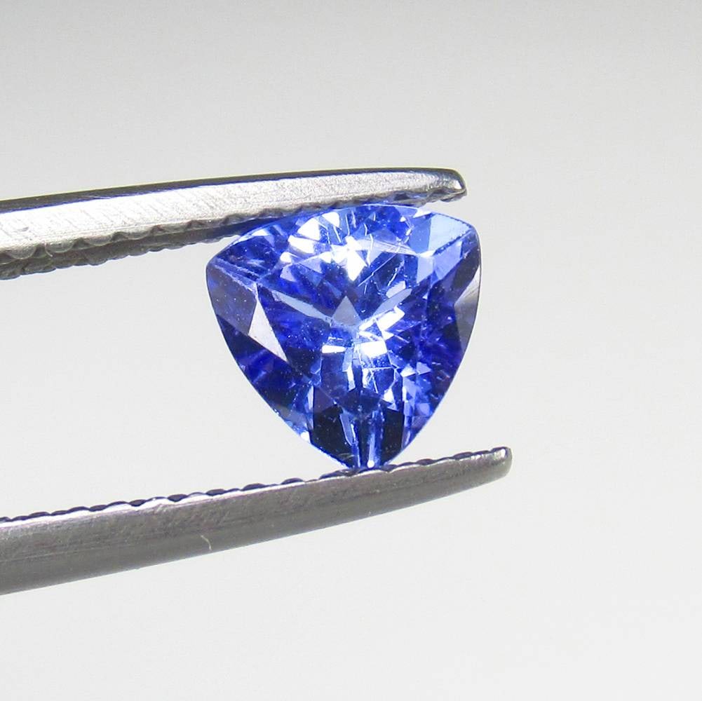 CERTIFIED 0.85 Ct Natural Tanzanite Triangular Cut (1 of 2)