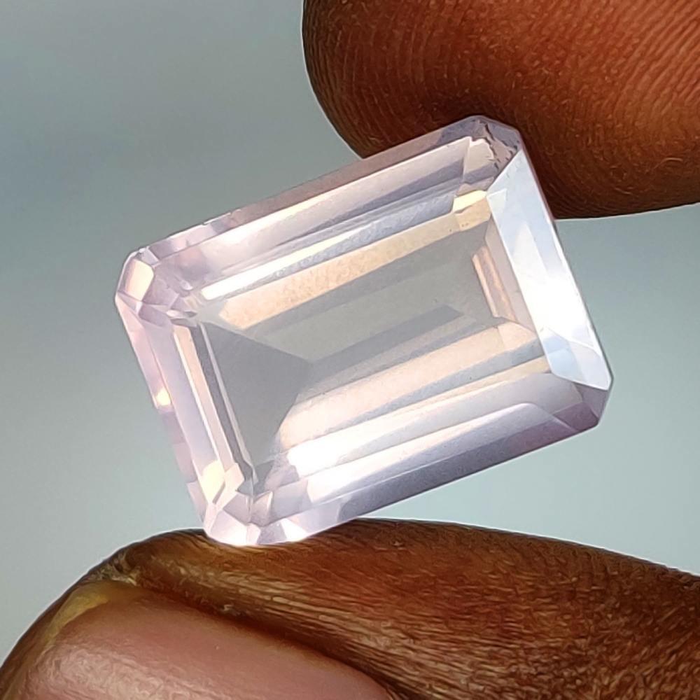 10.55 Ct Natural Rose Quartz Emerald Cut (1 of 2)