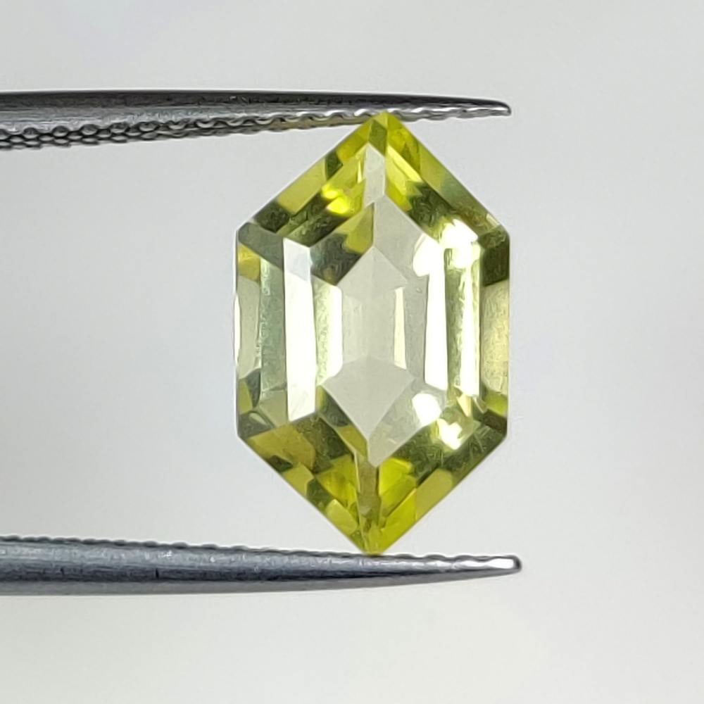 2.72 Ct Natural Lemon Quartz Fancy Kite Cut: Weight - 2.72 Ct / Dimensions - 12.80 x 8.00 x 5.20 mm / Shape - Fancy Cut / Clarity - VVS / Origin - Brazil / Treatment - Heated