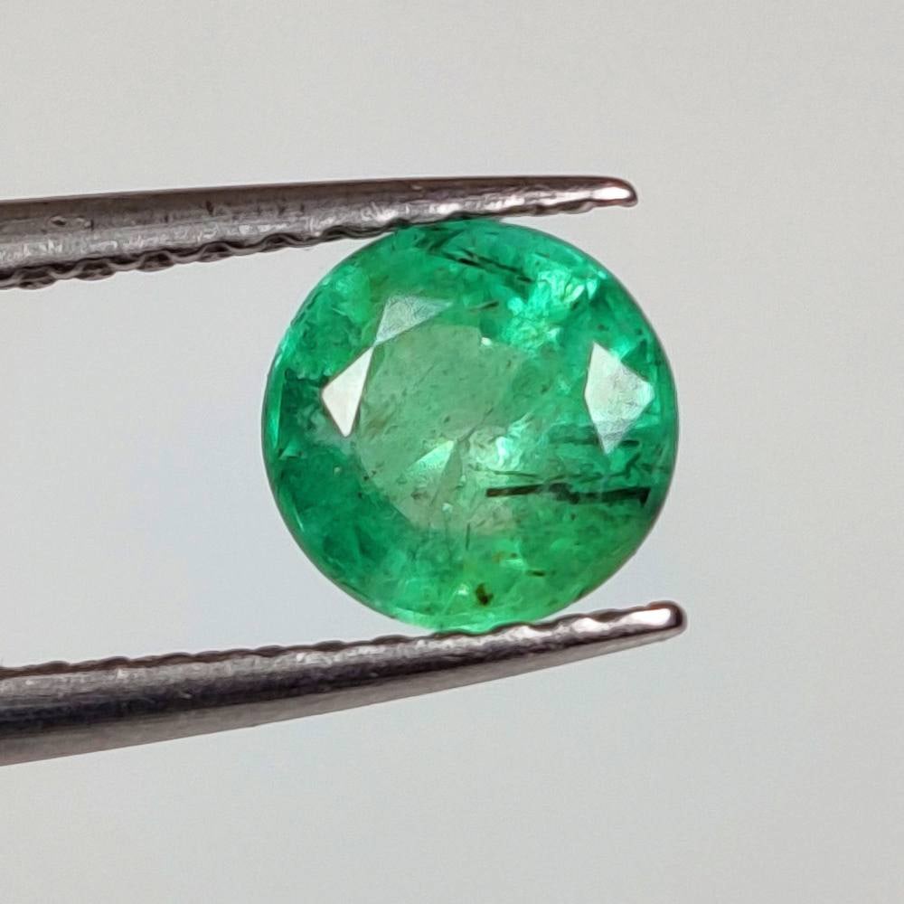 0.79 Ct Natural Zambian Emerald Round Cut (1 of 2)