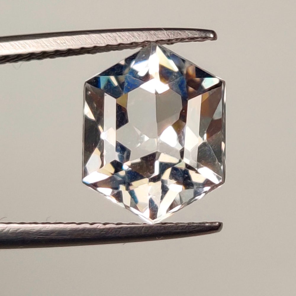 3.35 Ct Natural Beryl Fancy Cut: Weight - 3.35 Ct / Dimensions - 12.00 x 9.50 x 6.30 mm / Shape - Fancy Cut / Clarity - VVS / Origin - Brazil / Treatment - Heated